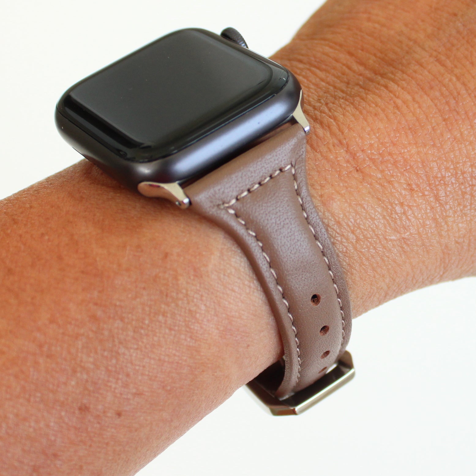 Silver leather apple online watch band